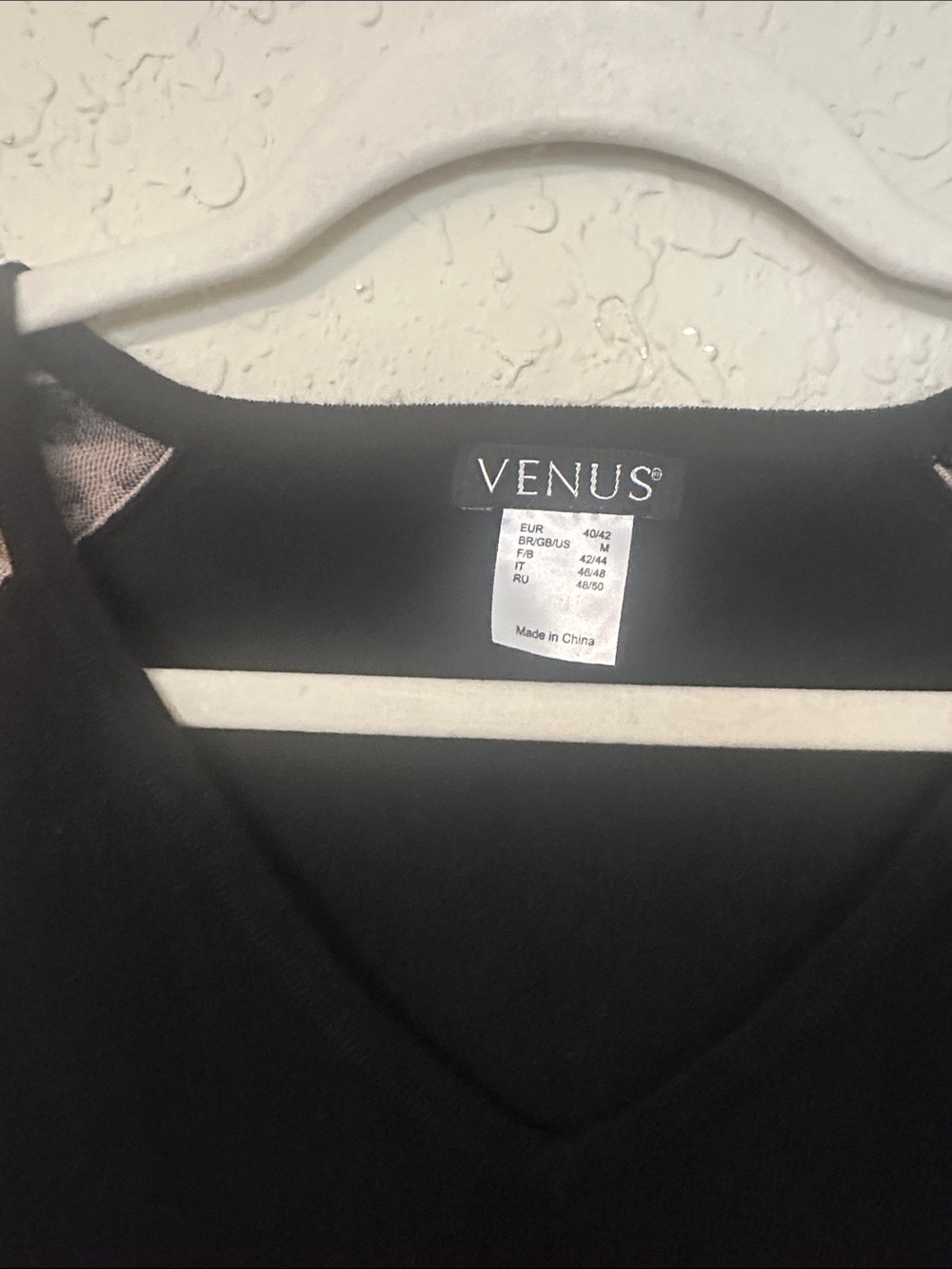 VENUS Black V-Neck Sweater with Leopard-Print Shoulders a - Picture 3 of 4